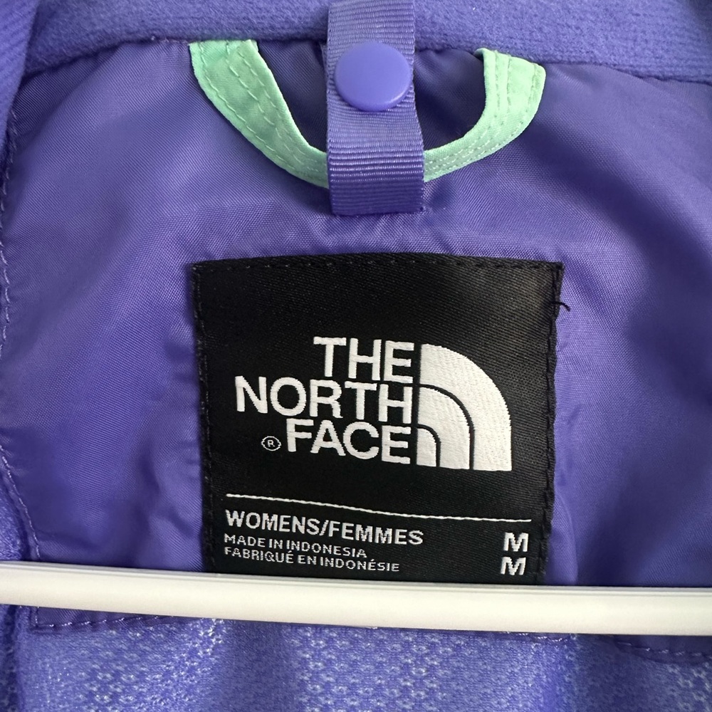 The North Face Mint and Navy Ski Jacket - Picture 2 of 3